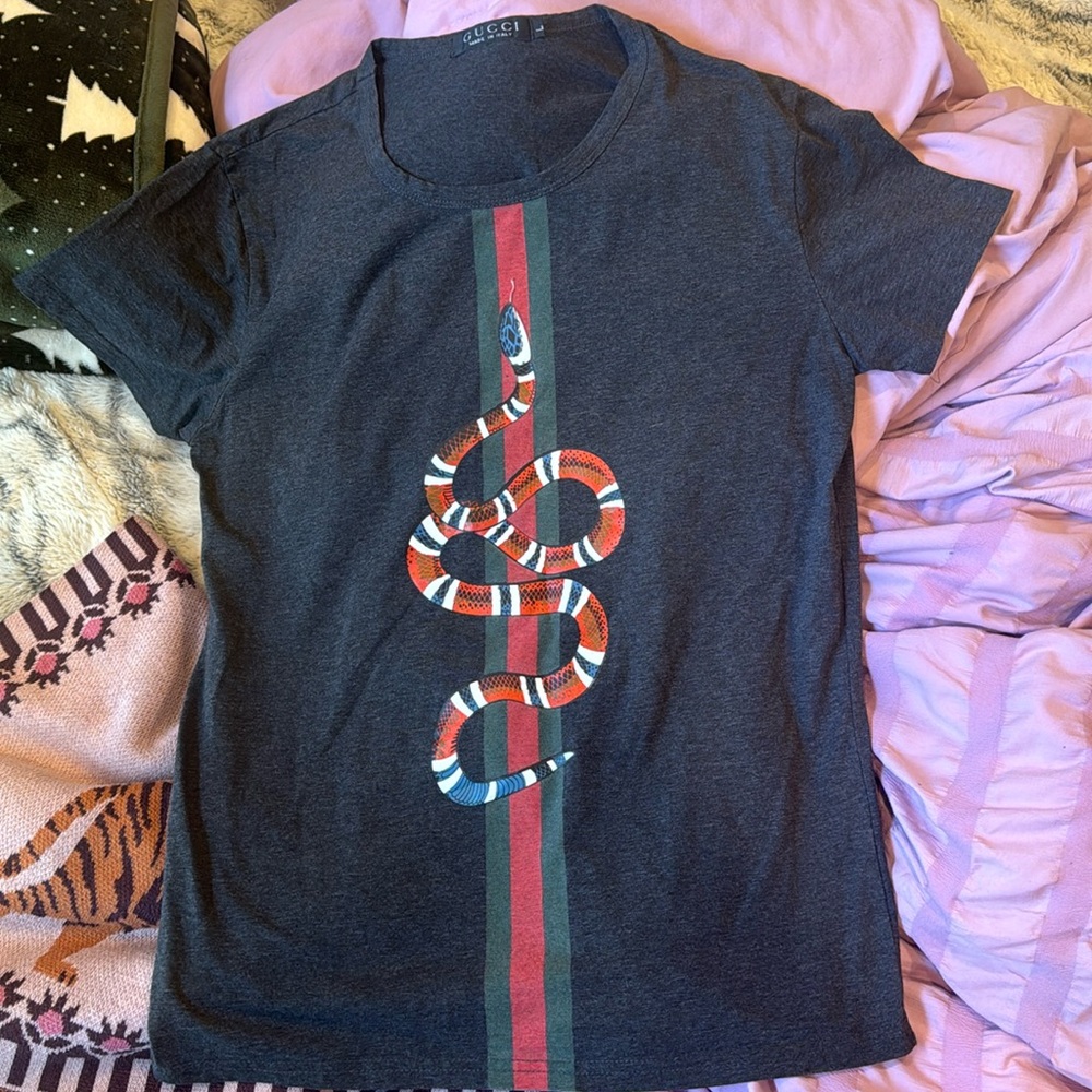 G UCCI SNAKE PRINT TEE